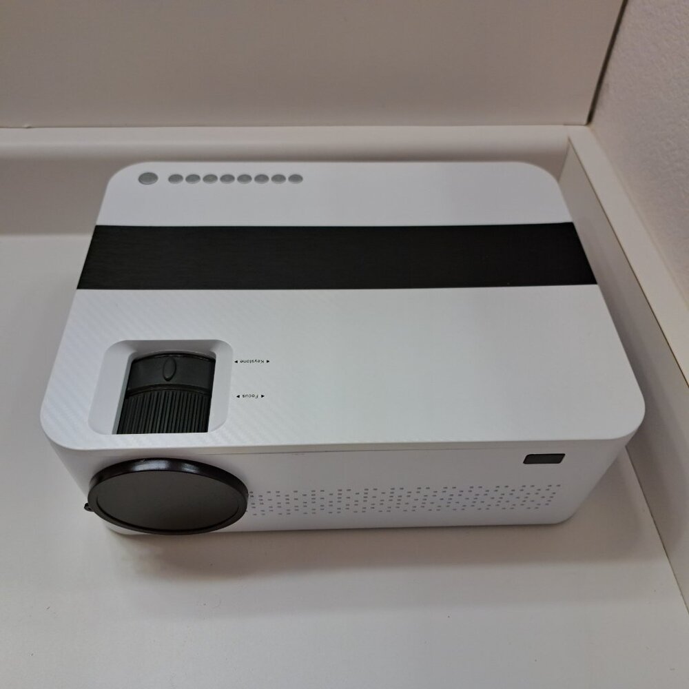 Projector 4K Support with WiFi & Bluetooth,1300ANSI Outdoor Projector Auto Focus - Picture 4 of 8